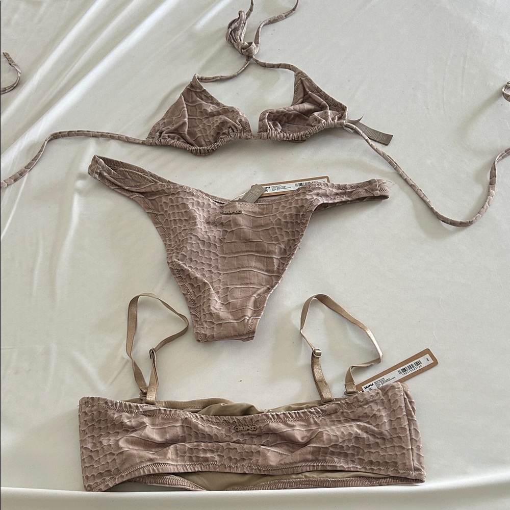 3 pc Skims Dune Crocodile. Triangle top M, bandeau top M, tanga bottom S